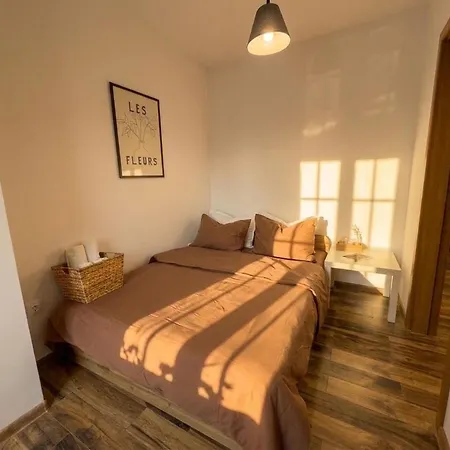 The Place By T Apartament *